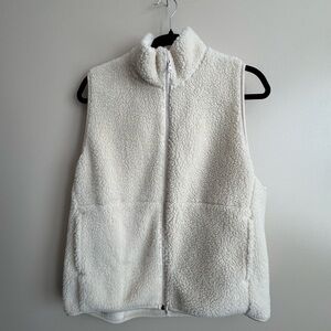 Uniqlo Cream Fleece Vest